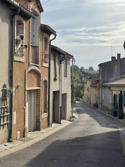 Rue Basse - Village House Overlooking The Pyrenees Montreal  Exterior photo